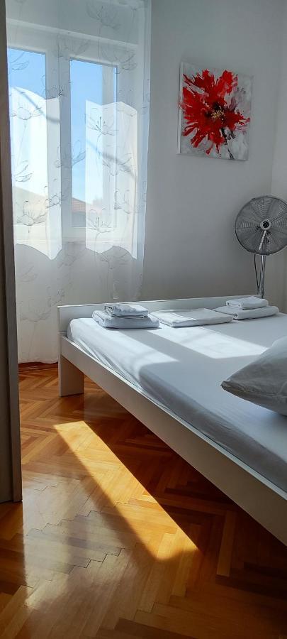 Apartman Leona Каштела Экстерьер фото