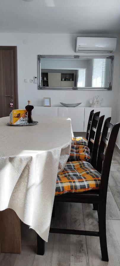 Apartman Leona Каштела Экстерьер фото